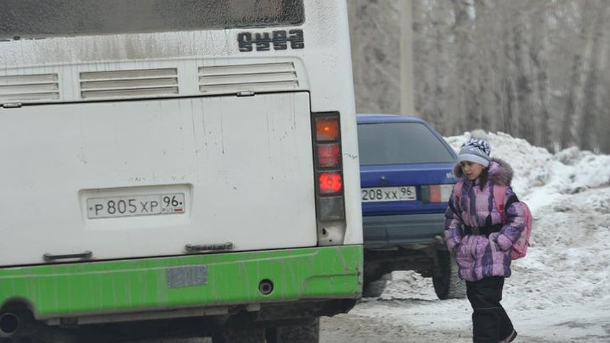 Главная картинка новости: На кондуктора, высадившего ребёнка из автобуса в мороз, завели уголовное дело