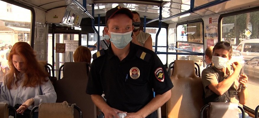 В Кирове полиция проверяет маски у кондукторов, водителей и пассажиров