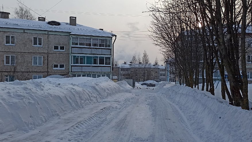 Главная картинка новости: В Кирове продолжается борьба с последствиями снегопада