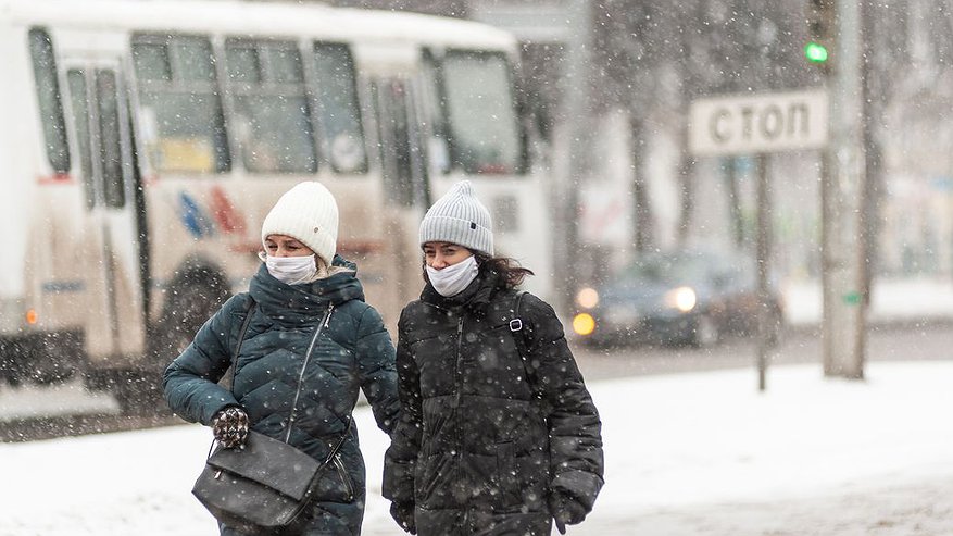 Главная картинка новости: Количество выявленных заболевших COVID-19 в регионе за сутки снизилось