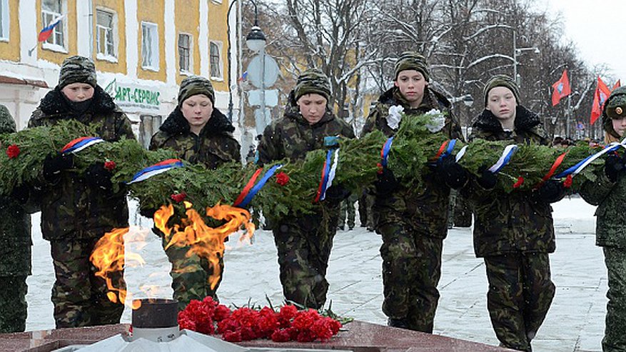 Главная картинка новости: Глава региона поздравил кировчан с Днём защитника Отечества