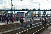 Кировские железнодорожники вынуждают пассажиров ходить по рельсам