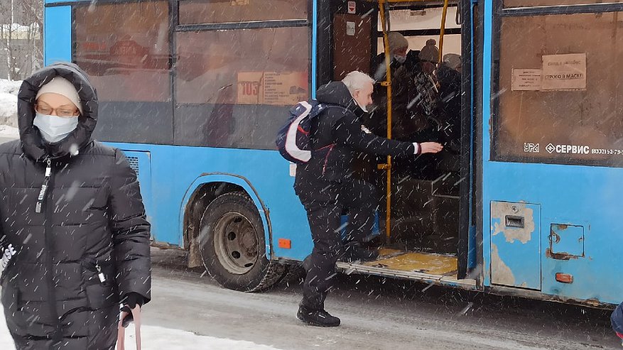 Главная картинка новости: В мэрии пообещали кировчанам, что ожидание автобусов в час пик не превысит 5 минут