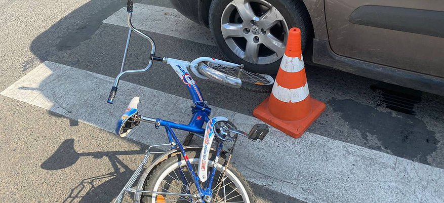 В Кирове на светофоре женщина сбила ребенка на велосипеде