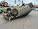 В Кирове водитель наехал на ограждение и перевернулся