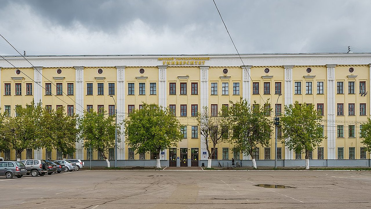 Главная картинка новости: Кировских студентов попросили покинуть общежития на время неблагополучной эпидситуации