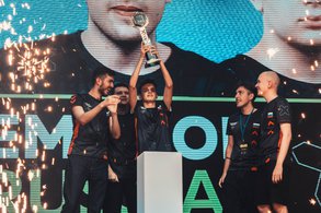 Команда студента из Кирова выиграла кубок и деньги на международных киберспортивных играх