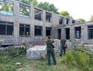 Два подростка, среди которых один погиб, находились на развалинах школы по работе