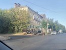 В Кирово-Чепецке два автомобиля столкнулись и вылетели на тротуар