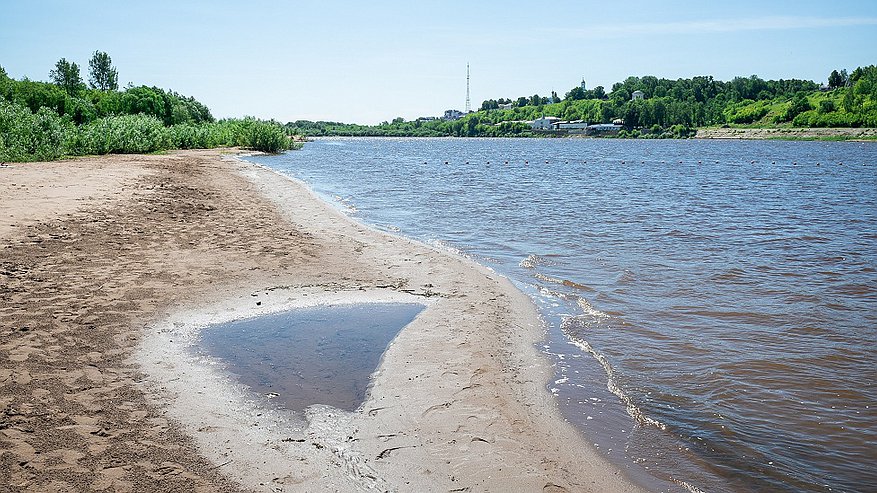 Главная картинка новости: Городской пляж в Кирове открыли, хотя Роспотребнадзору вода не понравилась