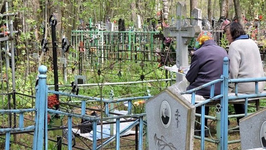 В Кирове пустят дополнительные автобусы до кладбищ в Покровскую субботу