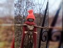 Фигурки кикимор в Кирове приодели к зиме