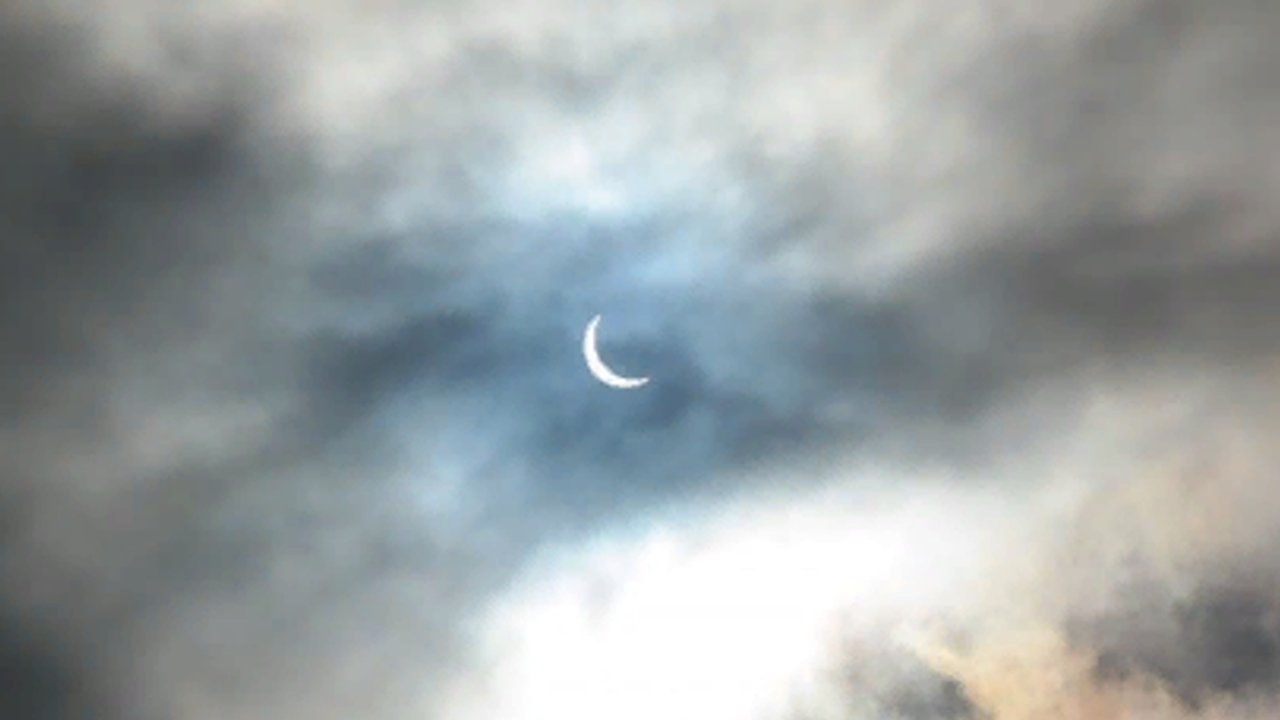 Главная картинка новости: Что можно и чего нельзя делать во время солнечного затмения