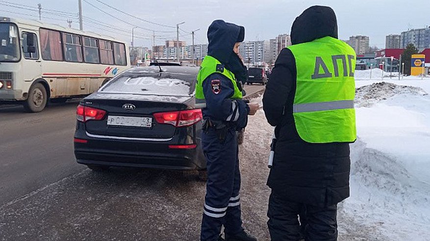 На дорогах Кировской области начнутся массовые проверки водителей после трагедии со школьниками