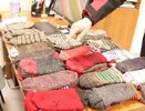 Бабушка связала 20 пар теплых носков для военнослужащих из Кировской области
