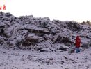 Рядом с крематорием в Юрьянском районе складируют мусор: свалка достигла пяти метров