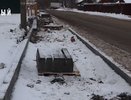 В Кирове дети ходят по проезжей части, потому что тротуаров не существует