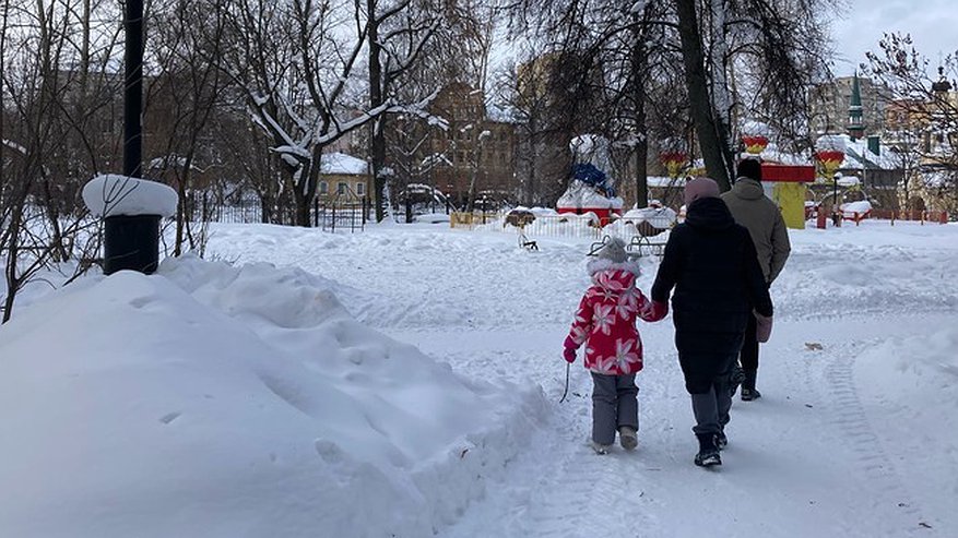 Тысячи детей в Кировской области получили особую "корочку"