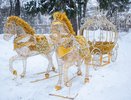 В Александровском саду появились сияющие карета Золушки и крылья ангела