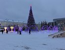 На Театральной площади в Кирове появился новогодний городок