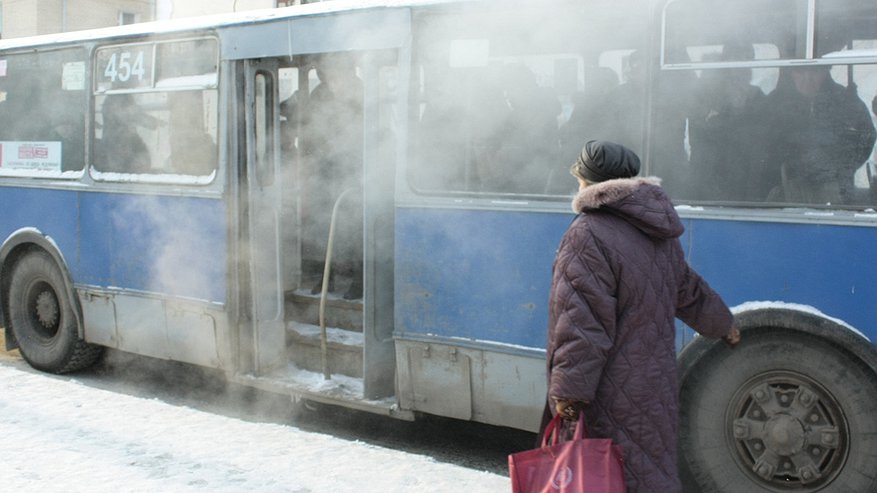 Главная картинка новости: В Кирове перестали вывозить снег, чтобы не сломать оборудование