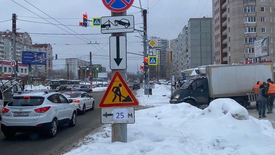 Светофор в Юго-Западном районе настроили по-новому, чтобы кировчане не жаловались на пробки