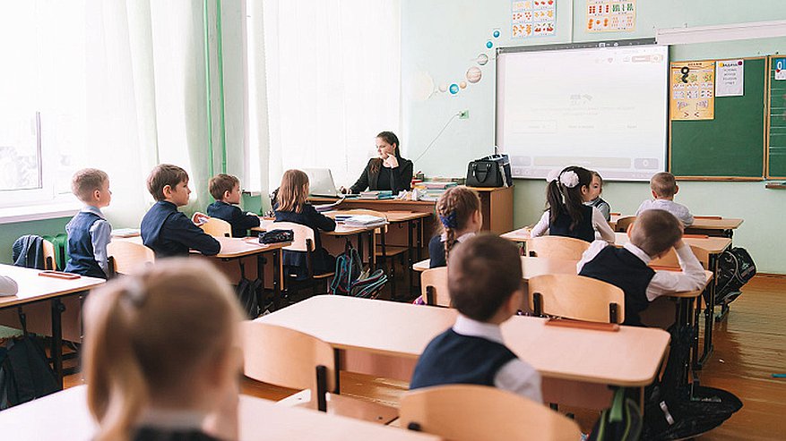 Учеников кировских школ обяжут соблюдать единые требования в одежде