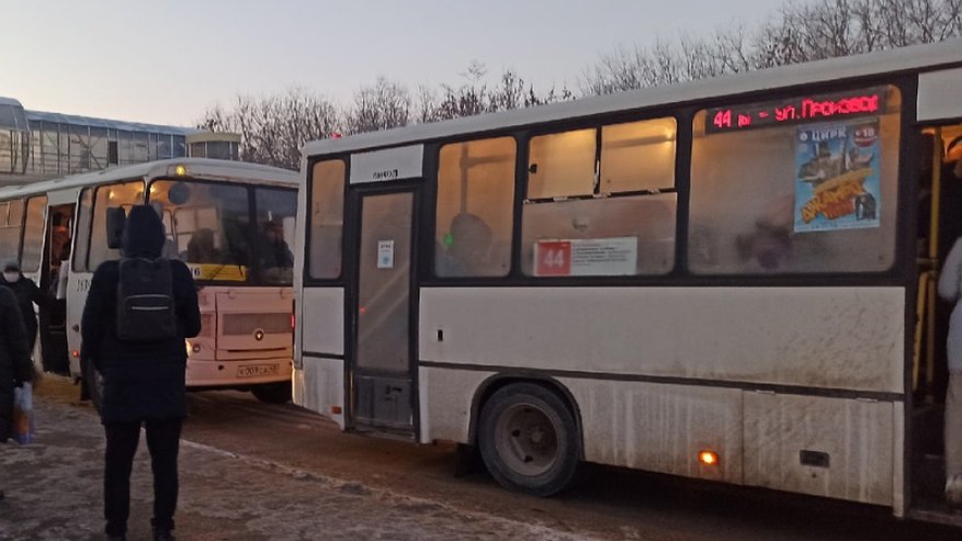Большинство кировчан хочет вновь ездить на автобусе № 44 по улице Попова