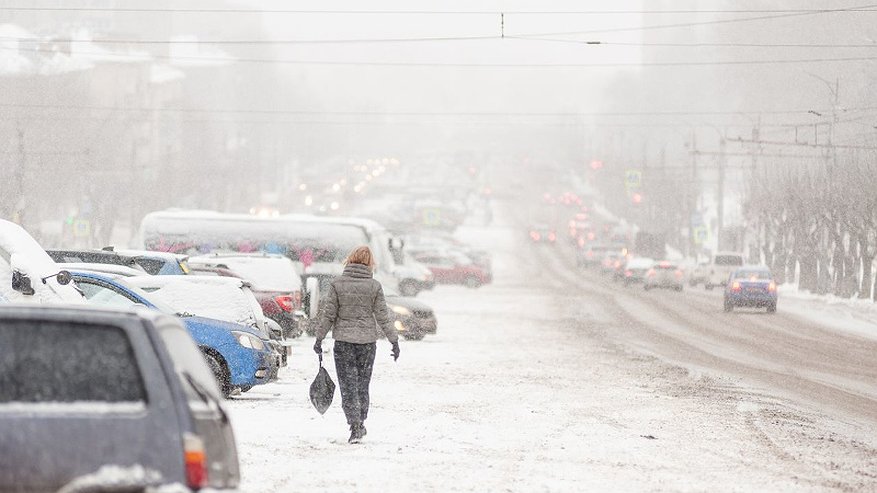 Дождь со снегом и шквальный ветер: как долго в Кирове будет бушевать непогода