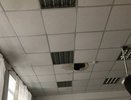 Дырявую крышу школы в Кирове обещают починить, но не говорят когда
