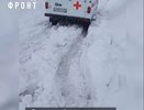 В Омутнинском районе скорая помощь застряла в снегу, медики добирались пешком