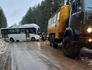 Симаков пригрозил штрафом за дорогу, по которой автобусы улетают в сугробы