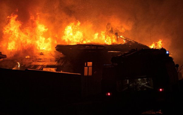 Жильцы трех квартир в Котельниче остались без крова из-за пожара