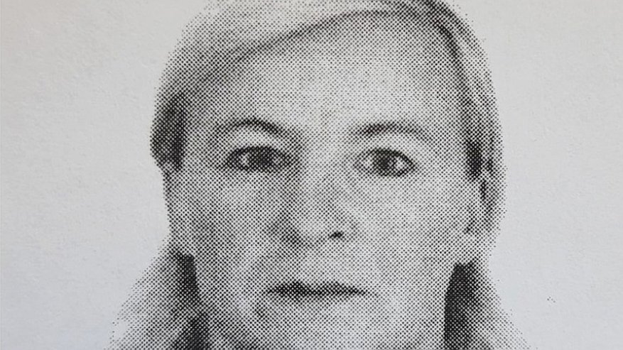 Полицейские из Котельнича ищут женщину со светлыми волосами в дубленке