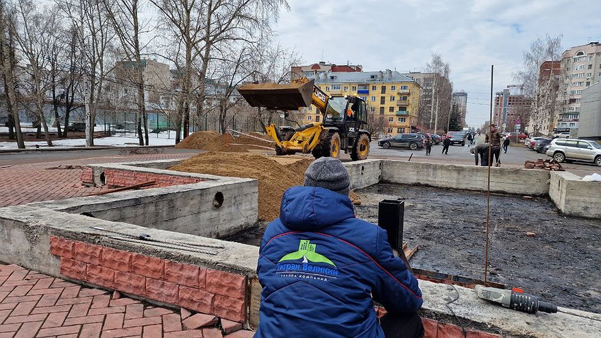 В Кирове устанавливают фундамент для креста на месте сгоревшей церкви