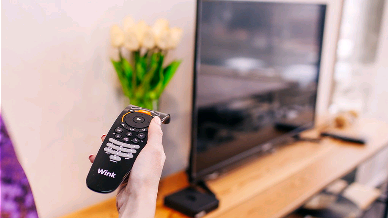 Главная картинка новости: Богатые снова плачут: Wink в апреле покажет ремейк сериального хита, военное кино и семейные истории