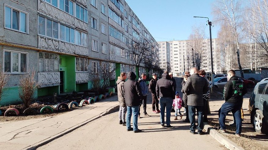 В Кирове начали ремонтировать дворы: список из 30 адресов