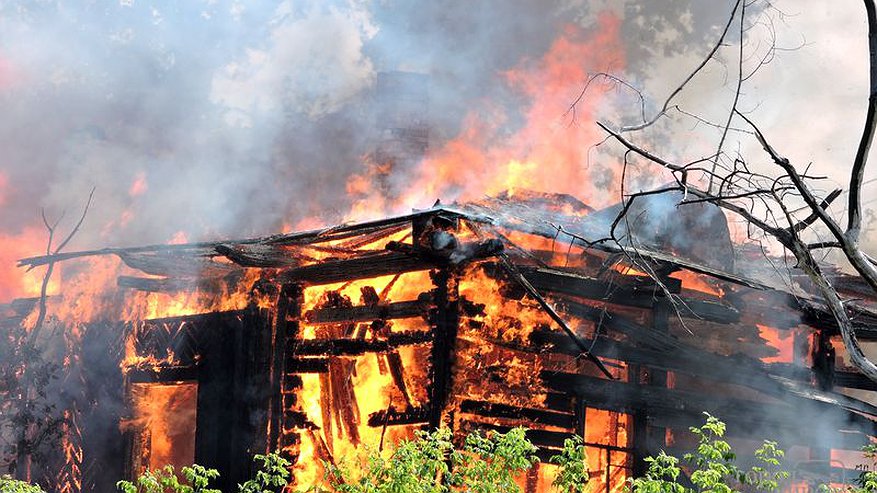 Пожар в Кировской области унес жизнь женщины: в МЧС назвали причину возгорания
