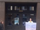 Кировчанка требует обновления троллейбусов в Кирове: женщина вышла на одиночный пикет