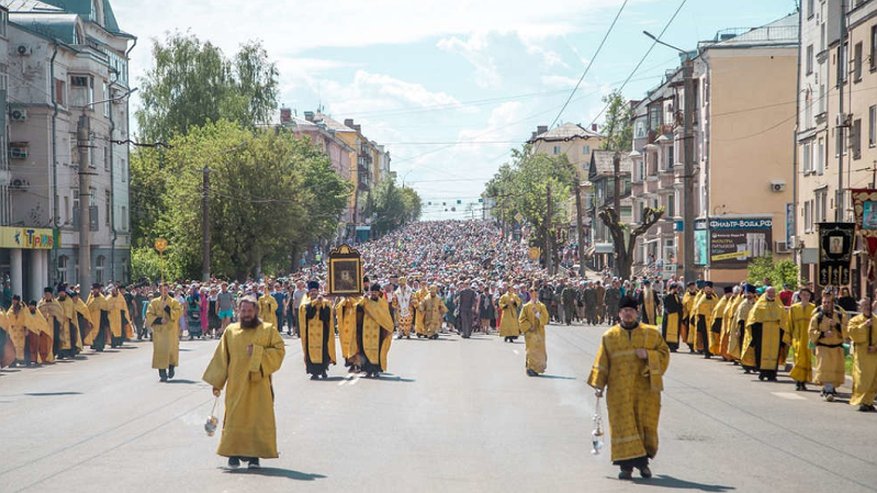 Главная картинка новости: Известен полный список улиц, которые перекроют в Кирове из-за Великорецкого крестного хода