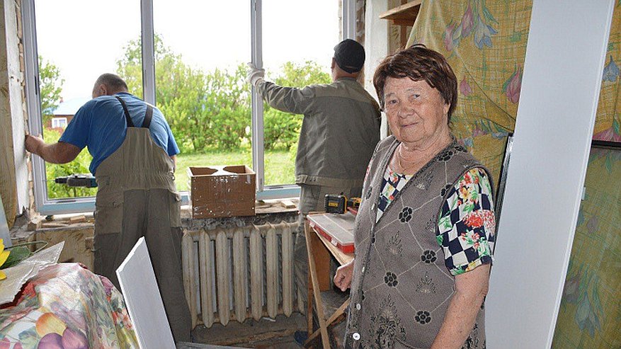 В Кировской области помогли пенсионерке, которая отдала все накопленные деньги в помощь военнослужащим