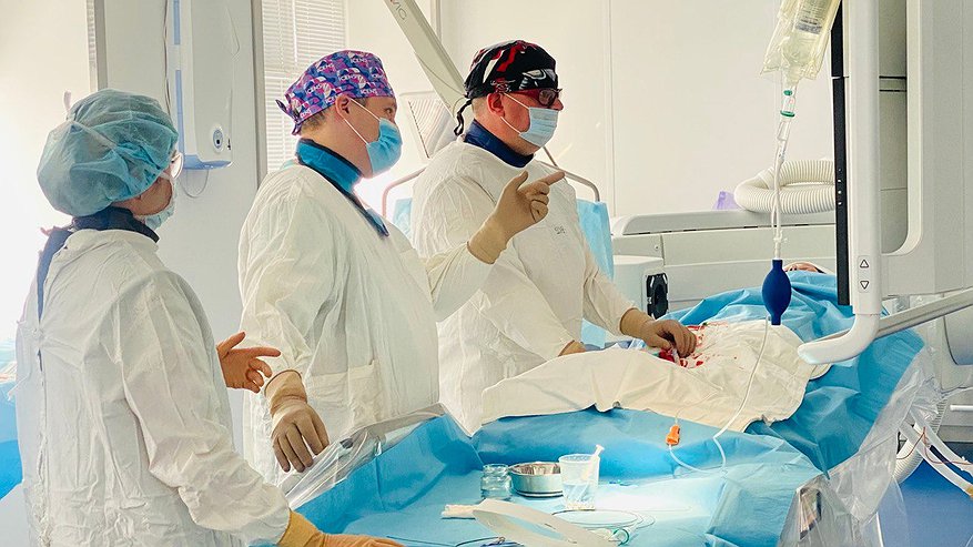 Главная картинка новости: Кировские врачи впервые сделали операцию по удалению редкой опухоли: женщина спасена