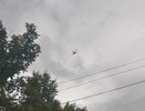 Прямо над домами: под Кировом заметили самолет, который летел очень низко