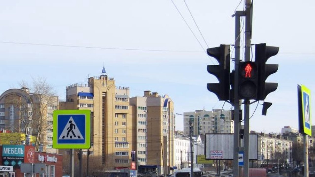 Главная картинка новости: В Кирове отключат светофоры на двух перекрестках