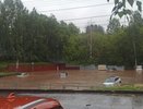 Ливень превратил Киров в Венецию: машины на улицах почти скрылись под водой
