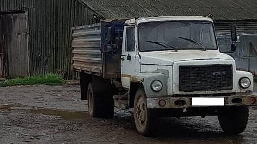 В Кировской области водитель грузовика насмерть сбил пешехода