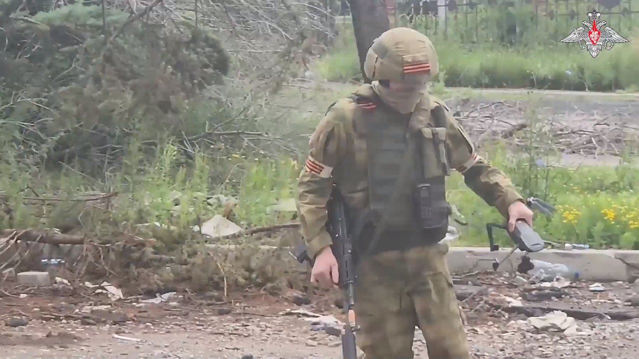 Главная картинка новости: В Московской области средства ПВО сбили беспилотник: обошлось без пострадавших