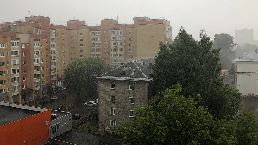 Ожидается крупный град и шквалы: кировские метеорологи предупредили о грозах