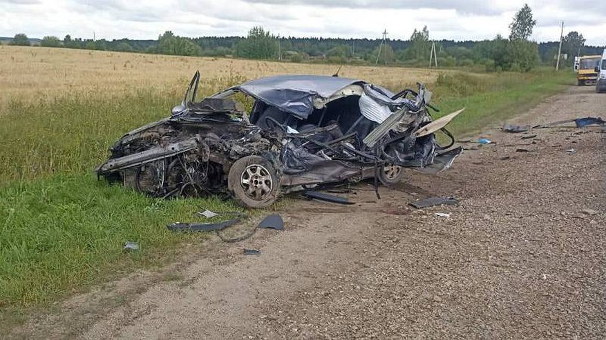 ДТП со встречными автомобилями в Кировской области: три человека получили травмы