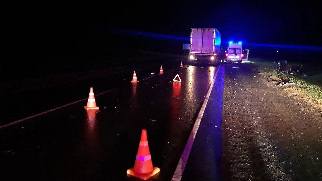 Главная картинка новости: В Кировской области в аварии погибла пожилая пара